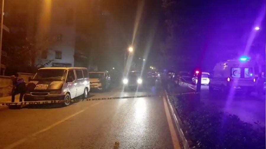 Polis aracına ateş eden şahıs vuruldu