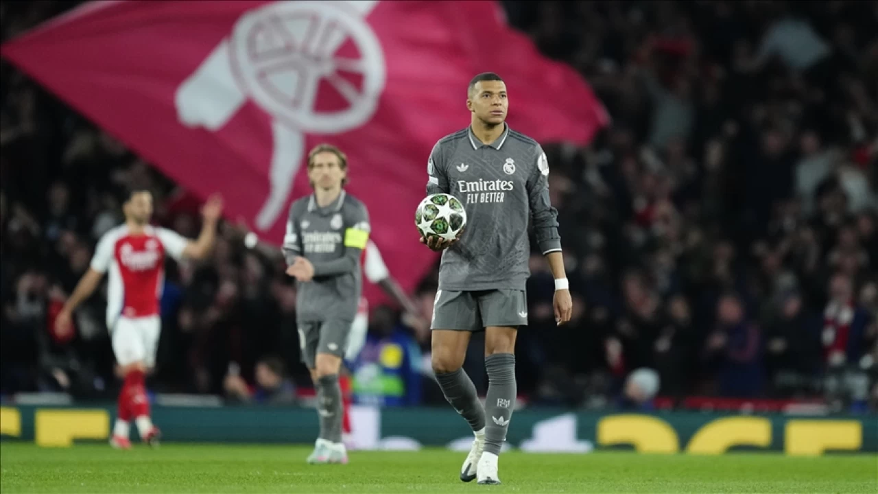 Real Madride tur iin tarihi galibiyet lazm