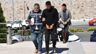 Sahte polisleri gerçek polisler yakaladı