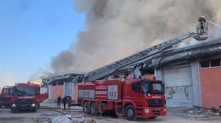 Şanlıurfa'da lojistik deposunda yangın