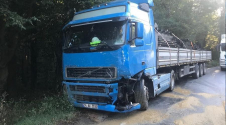 Sarıyer'de tır ile servis aracı çarpıştı