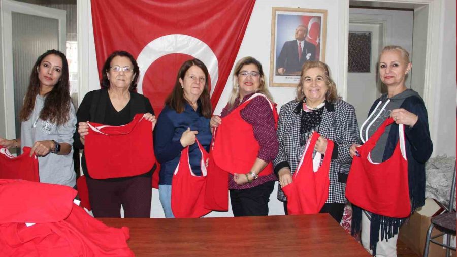 Tişörtler çantaya dönüştü kadınlara gelir kapısı oldu