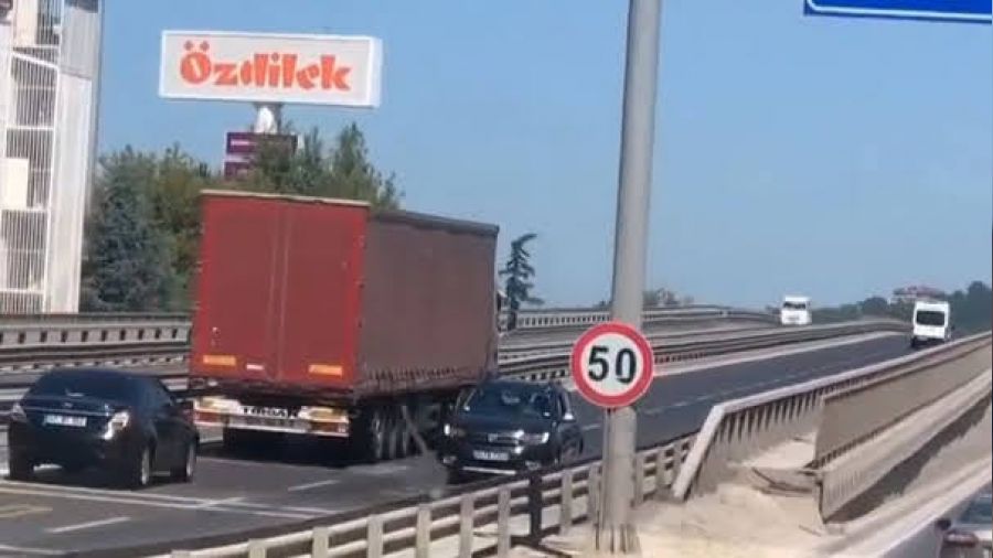 Trafikte geri geri giden sürücüye ceza yağdı