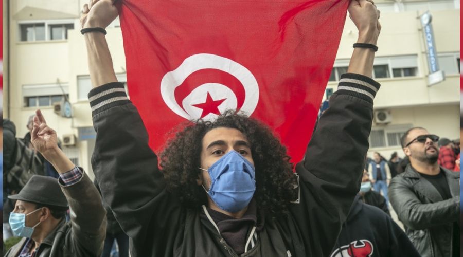 Tunus'ta polis, göstericilere müdahale etti