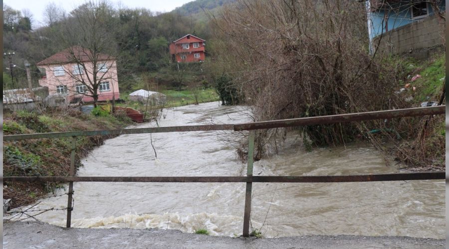 Vatandaşlar sel tehlikesi yaşadı