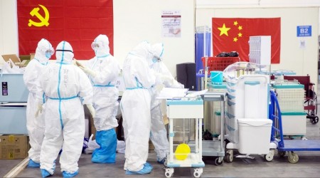 Vuhan'da görevliler hasta avında