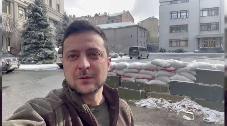 Zelenskiy erken havlu attı