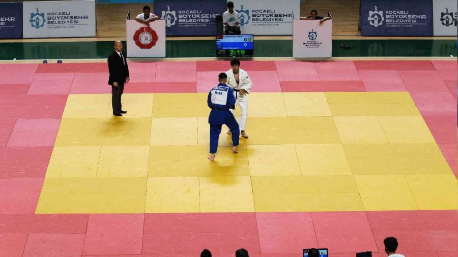 9 ülkeden 259 sporcu kozlarını paylaşıyor