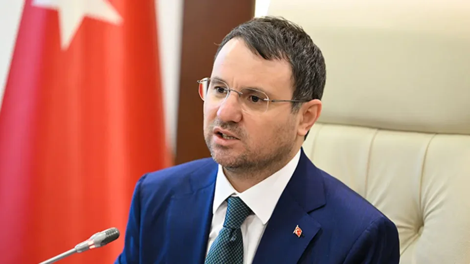 Adalet Bakanı Akın Gürlek, son 8 ayda uyuşturucu, yasa dışı bahis, sanal kumar ve organize suç örgütlerine yönelik soruşturmalarda 32 bin 882 kişinin tutuklandığını açıkladı