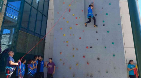 Adana'da devlet okuluna tırmanma parkuru