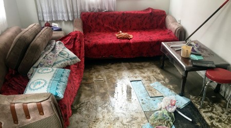 Arnavutköy'de evleri su bastı