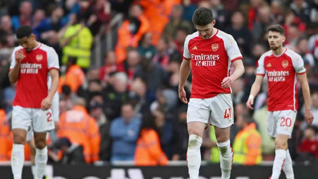 Arsenal şampiyonluk yarışında 3 puan bıraktı