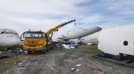 Atatürk Havalimanı'ndaki hurda uçaklar Tuzla'ya taşındı