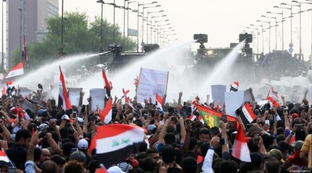 Bağdat’ta protesto: 10 yaralı