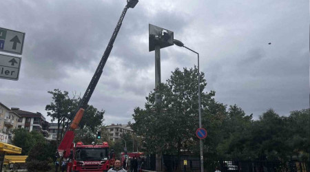 Bakırköy'de baz istasyonu yandı