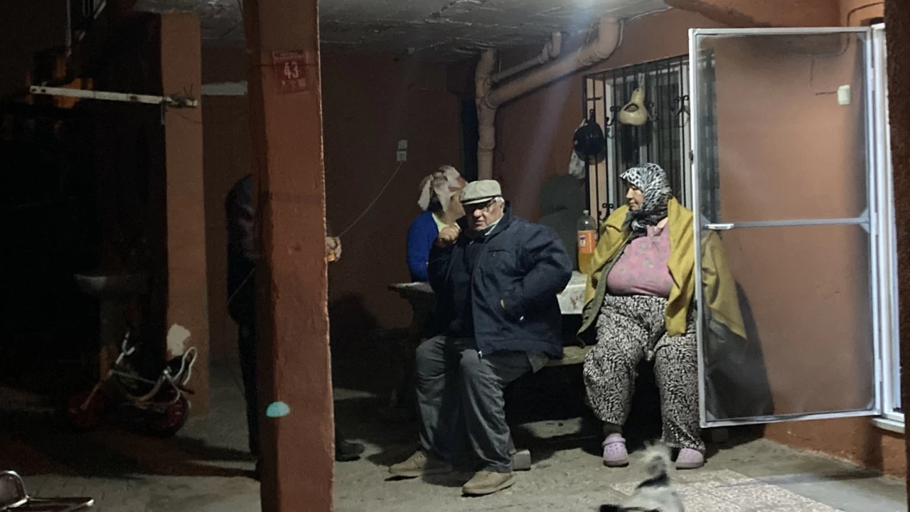 Balıkesir'de peş peşe depremler korkutuyor: Önce 4.7, sonra 2 adet 4.2