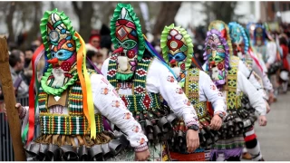  Bulgaristan'da maskeli festival