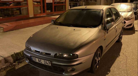 Burdur'da bir şahıs park halindeki 6 otomobilin aynasını kırıp kaçtı