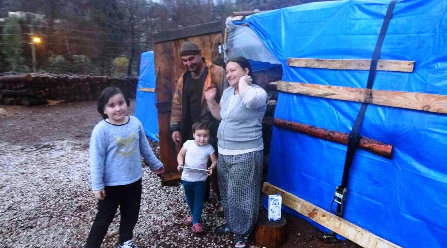Çadırda yaşamaya mahkum edilmiş hayatlar