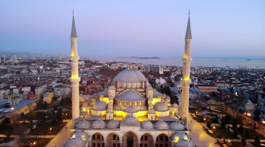 Camiler kandilde boş kaldı