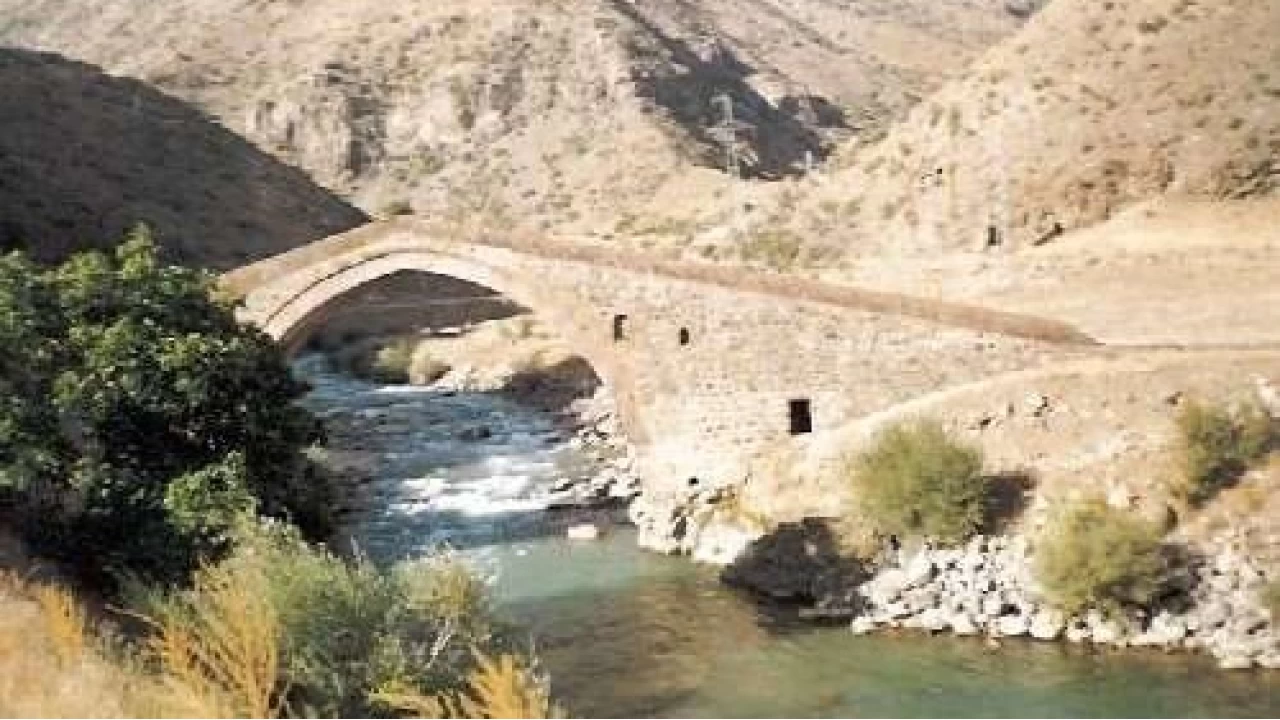 Çatak Köprüsü: Tarihi İpek Yolu'nun sessiz tanığı