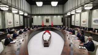 Cumhurbaşkanlığı Kabinesi yeni haftada Beştepe'de toplanacak. Toplantıda; terörsüz Türkiye süreci, bölgesel gelişmeler ve ekonomi başlıklarının değerlendirilmesi bekleniyor