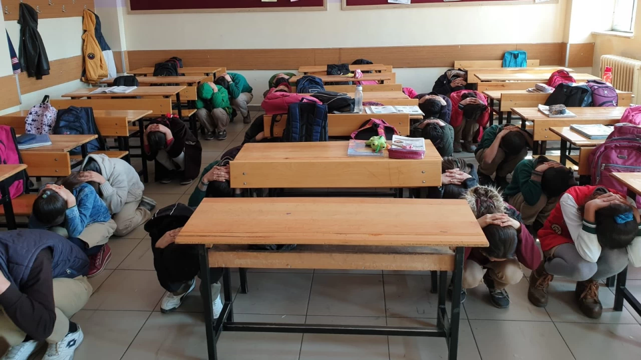 Deprem tatbikatları hayati önemdedir