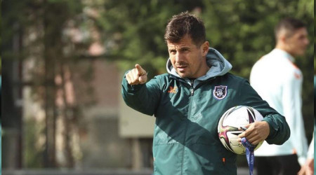 Emre Belözoğlu rekora çok yaklaştı