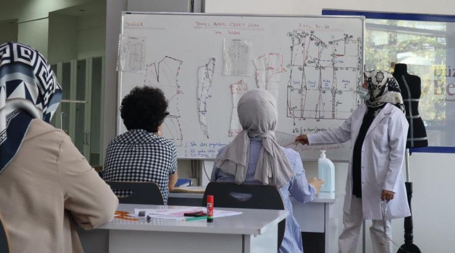 Ev hanımları moda dünyasından kazanıyor