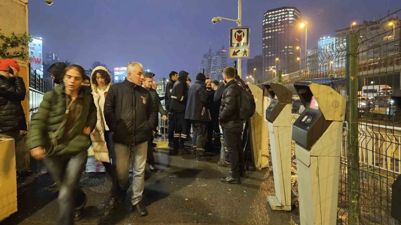 Gayrettepe'de yryen merdivende skan ii hayatn kaybetti