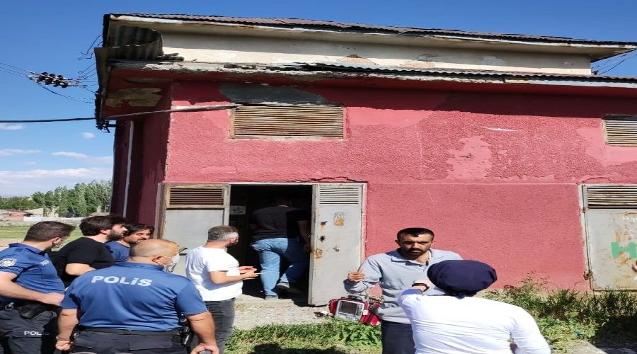 Hırsızlık için girdiği trafoda can verdi