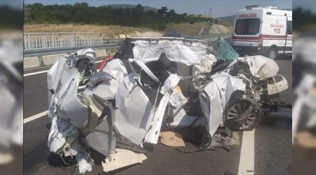 Hurdaya dönen araçtan sağ kurtuldu