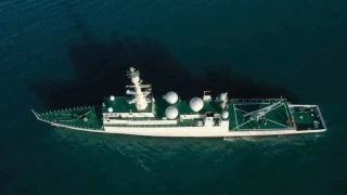 İran, yüzer üssü ile 'Sahand' savaş gemisini donanmaya kattı