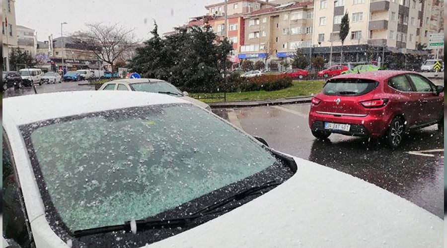 İstanbul'da dolu ve sulu kar sürprizi
