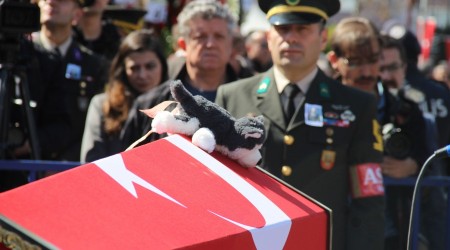 İzmirli şehit gözyaşlarıyla uğurlandı