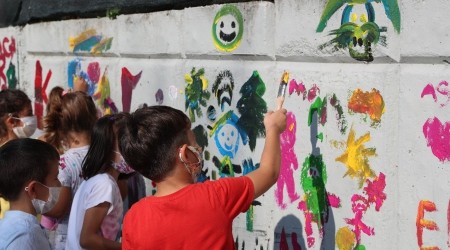 İzmit'in duvarlarına renkli dokunuşlar