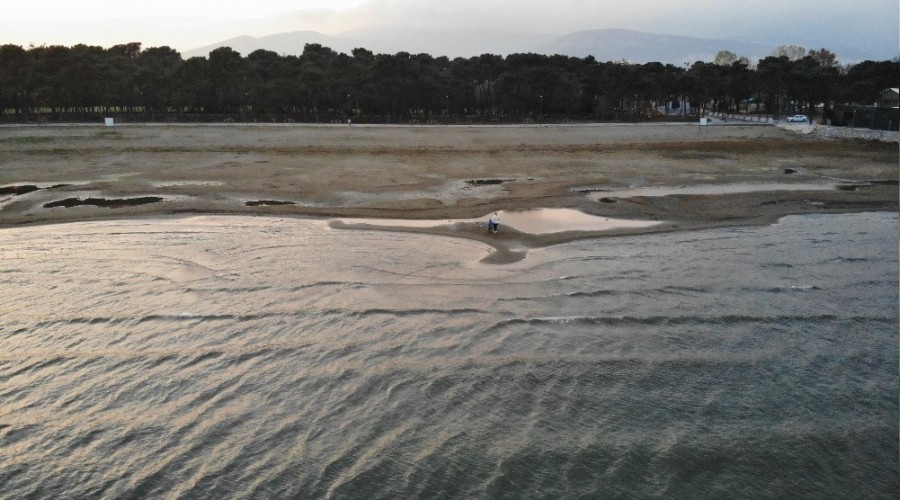 İznik gölü 100 metre çekildi