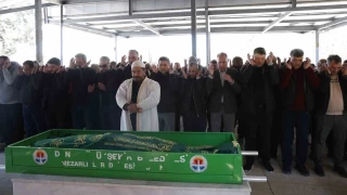 Kadın doktor gözyaşları içinde toprağa verildi