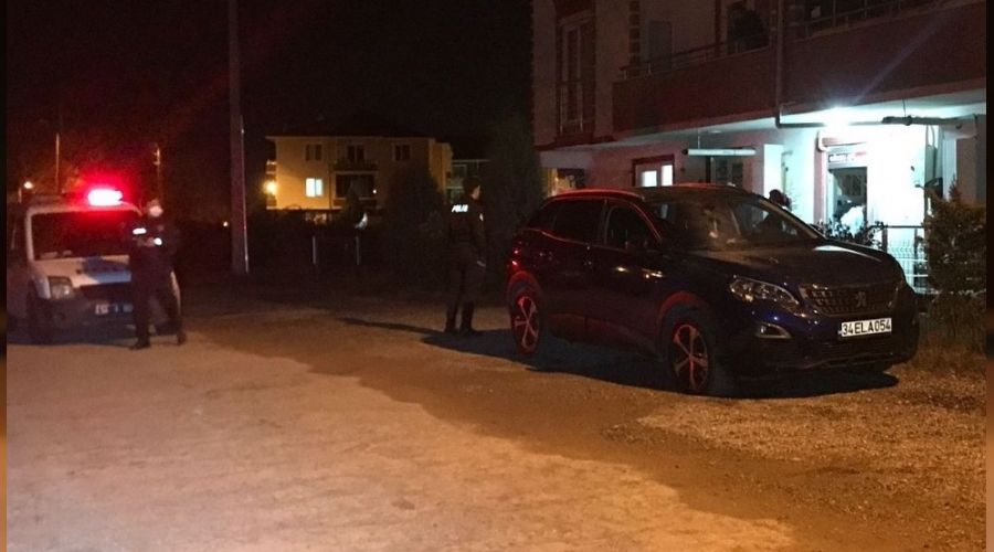 Kadın sürücünün otomobili kurşunlandı