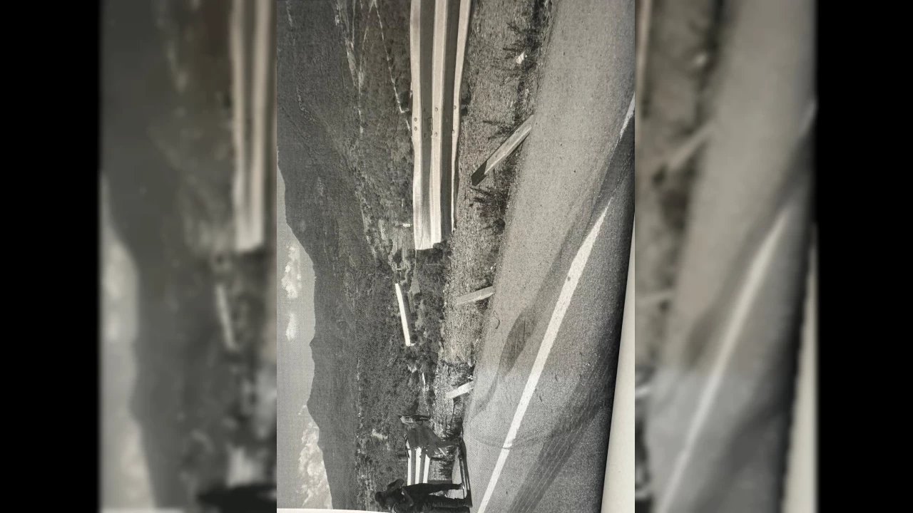 Kamyonet 50 metrelik uçuruma yuvarlandı: 1 ölü, 1 yaralı