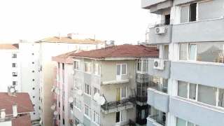 Kartal'da 6 katlı binada balkon çöktü