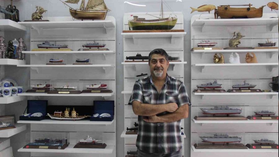 Kendi donanmasını kurdu