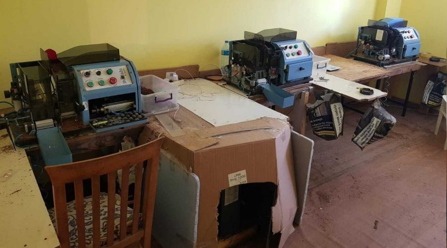 Kiralık evi kaçak sigara imalathanesine çevirmiş