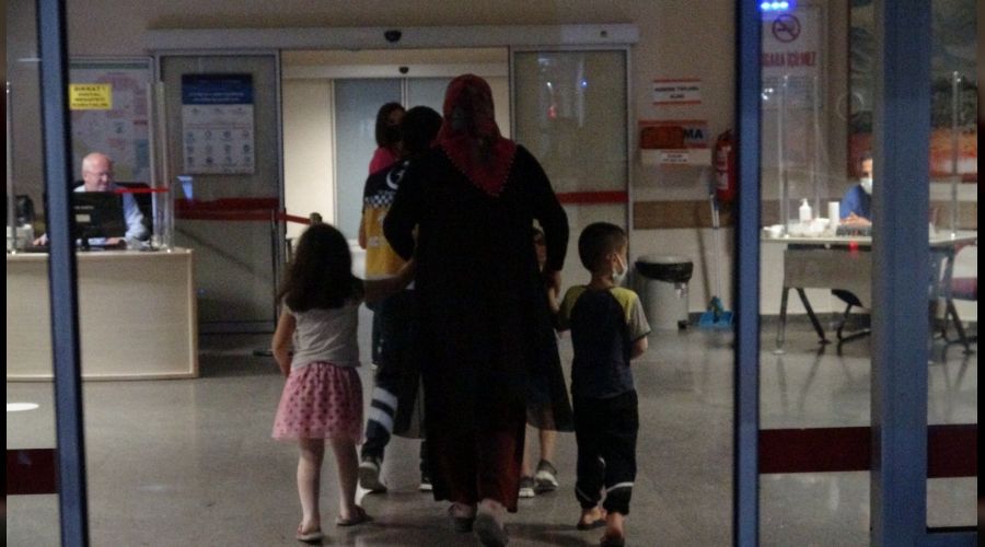 Lavabo açıcı yiyen 5 çocuk hastanelik oldu