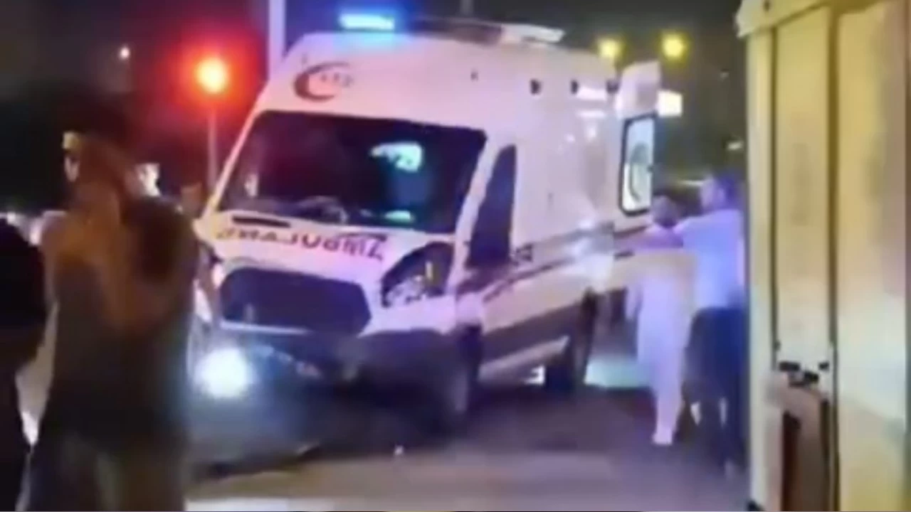 Mardin'de ambulans ile otomobil çarpıştı: 5 yaralı