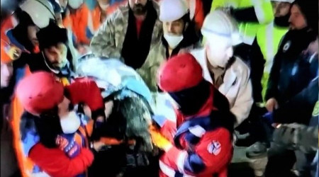 Meltem öğretmen142 saat sonra sağ kurtarıldı