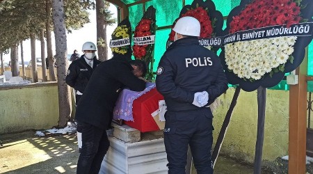 Meme kanseri son kurbanıyla gözyaşlarına boğdu