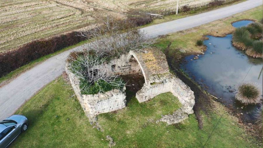Ovanın ortasında tarihi hamam