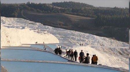 Pamukkale'ye ziyaretçi aktı