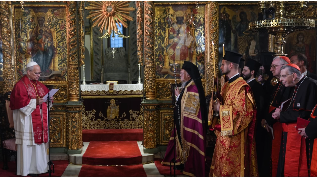 Papa fesat yuvasında